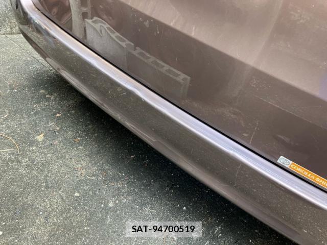 Toyota NOAH 2015-10 8100848-3