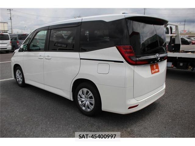 Toyota NOAH 2025-05 8100834-11