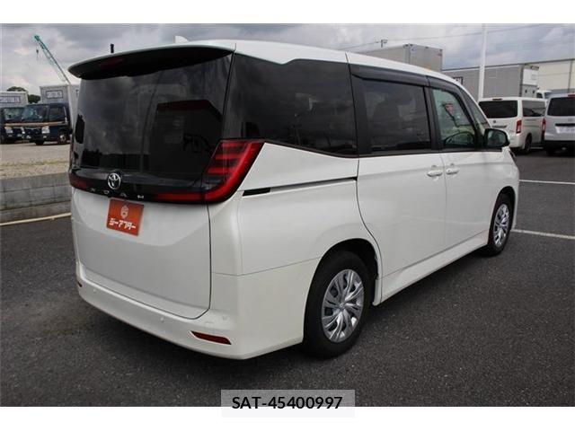 Toyota NOAH 2025-05 8100834-13