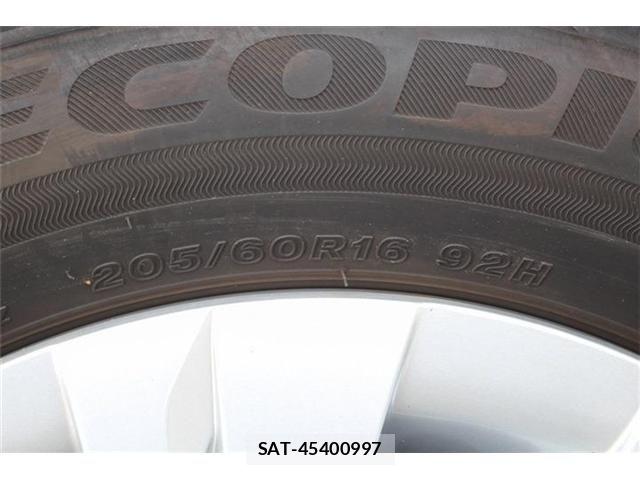 Toyota NOAH 2025-05 8100834-20