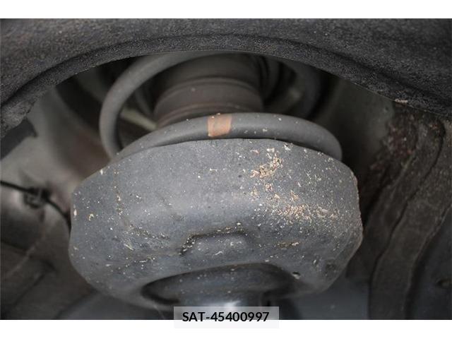 Toyota NOAH 2025-05 8100834-21