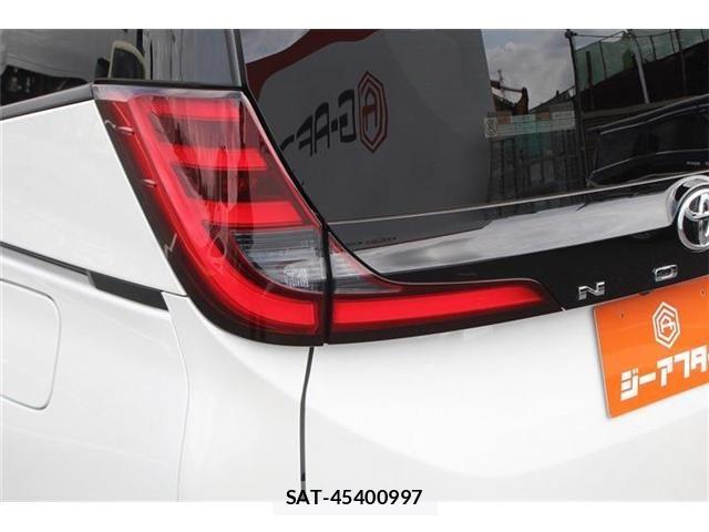 Toyota NOAH 2025-05 8100834-28