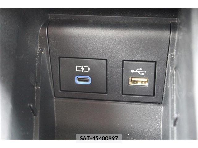 Toyota NOAH 2025-05 8100834-3
