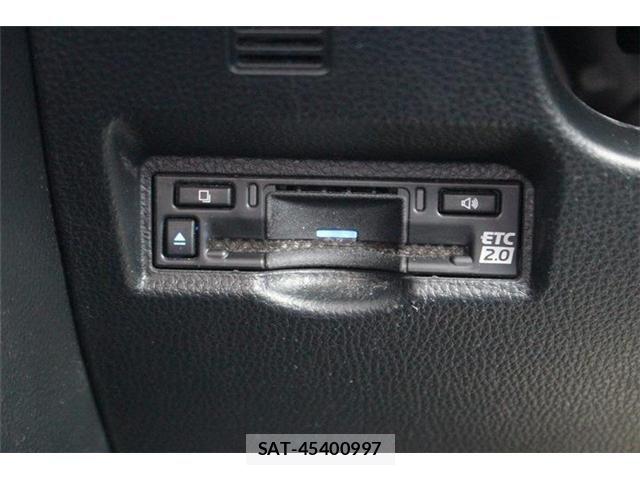 Toyota NOAH 2025-05 8100834-5