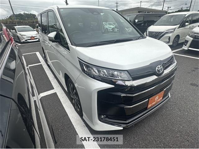 Toyota NOAH 2024-07 8100832-0