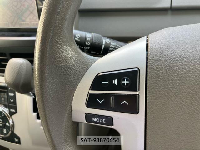 Toyota NOAH 2010-07 8100849-11