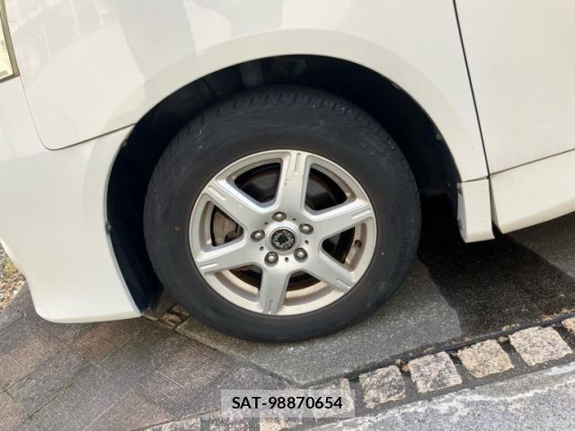 Toyota NOAH 2010-07 8100849-4