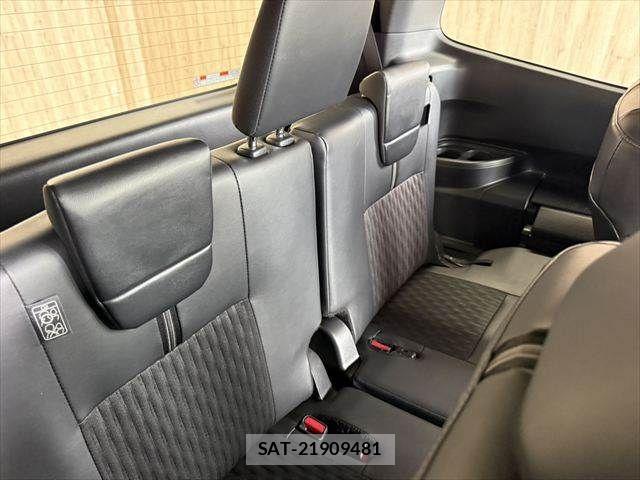 Toyota NOAH 2024-07 8100830-10