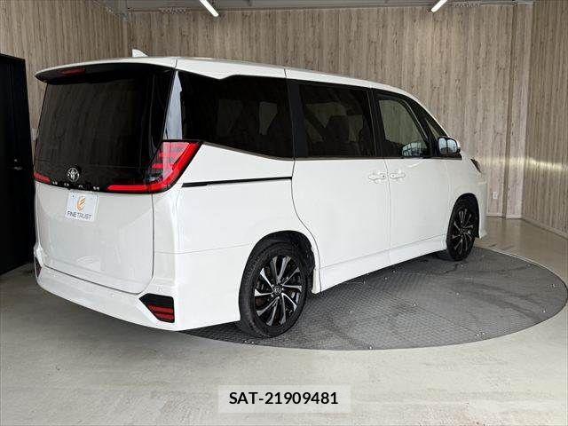Toyota NOAH 2024-07 8100830-19