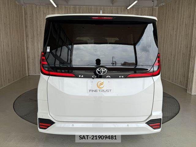 Toyota NOAH 2024-07 8100830-20