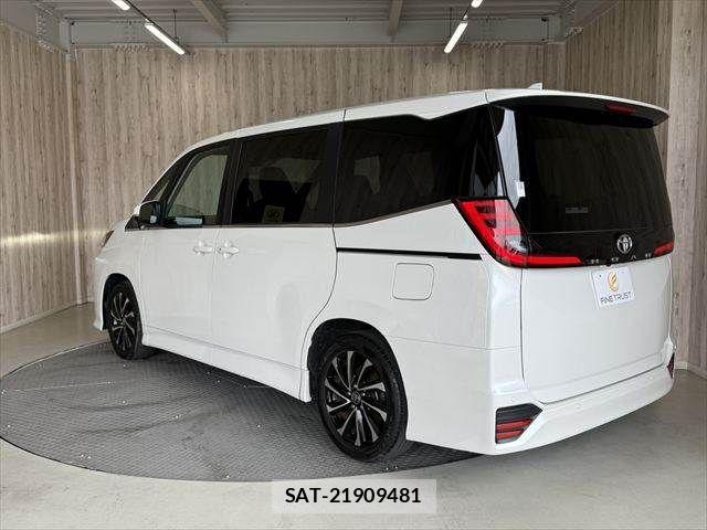 Toyota NOAH 2024-07 8100830-21