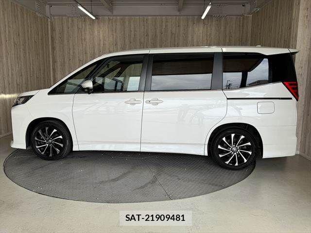Toyota NOAH 2024-07 8100830-22