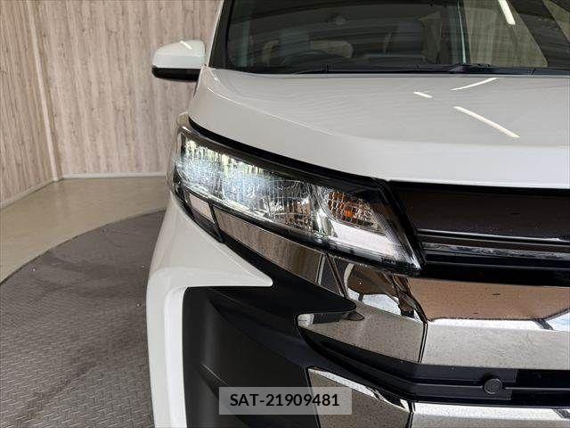 Toyota NOAH 2024-07 8100830-23