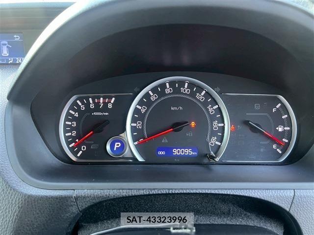 Toyota NOAH 2017-02 8100844-9