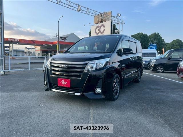 Toyota NOAH 2017-02 8100844-1