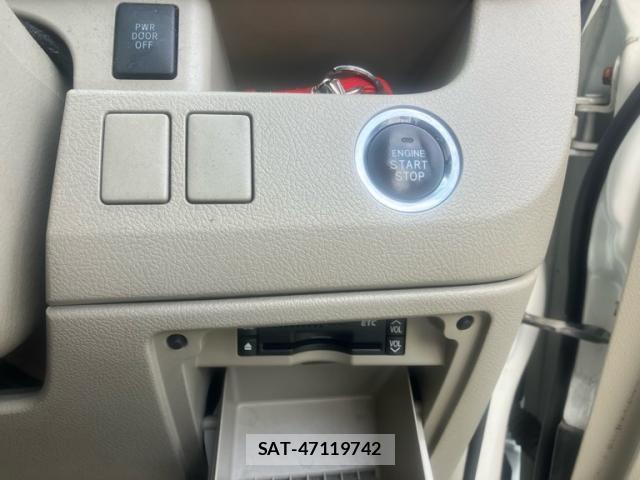 Toyota NOAH 2010-03 8100847-12
