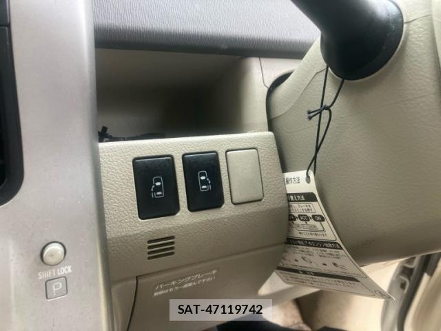 Toyota NOAH 2010-03 8100847-13
