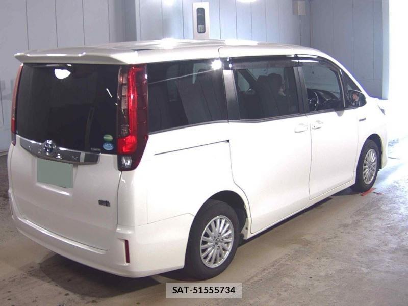 Toyota  2016-06 8112288-1