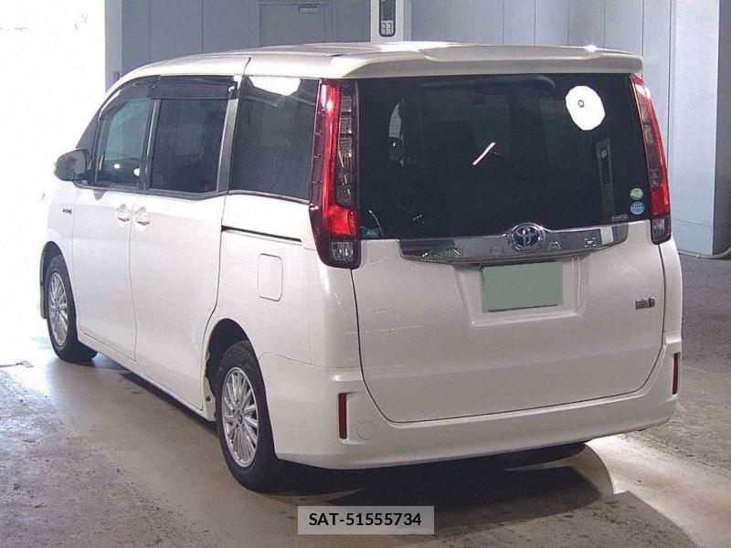 Toyota  2016-06 8112288-2