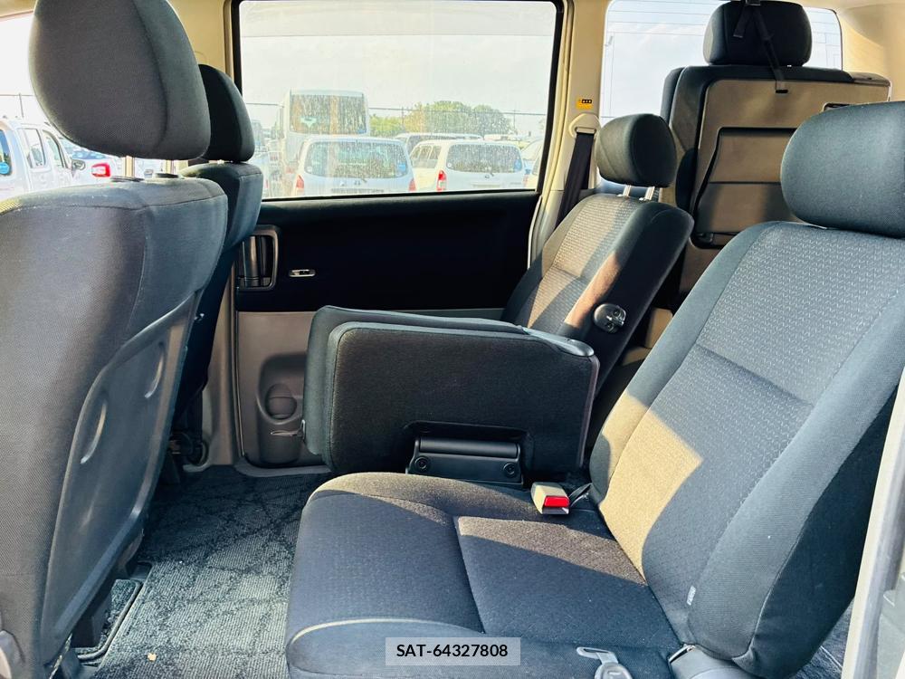 Toyota NOAH 2005-06 7878428-9