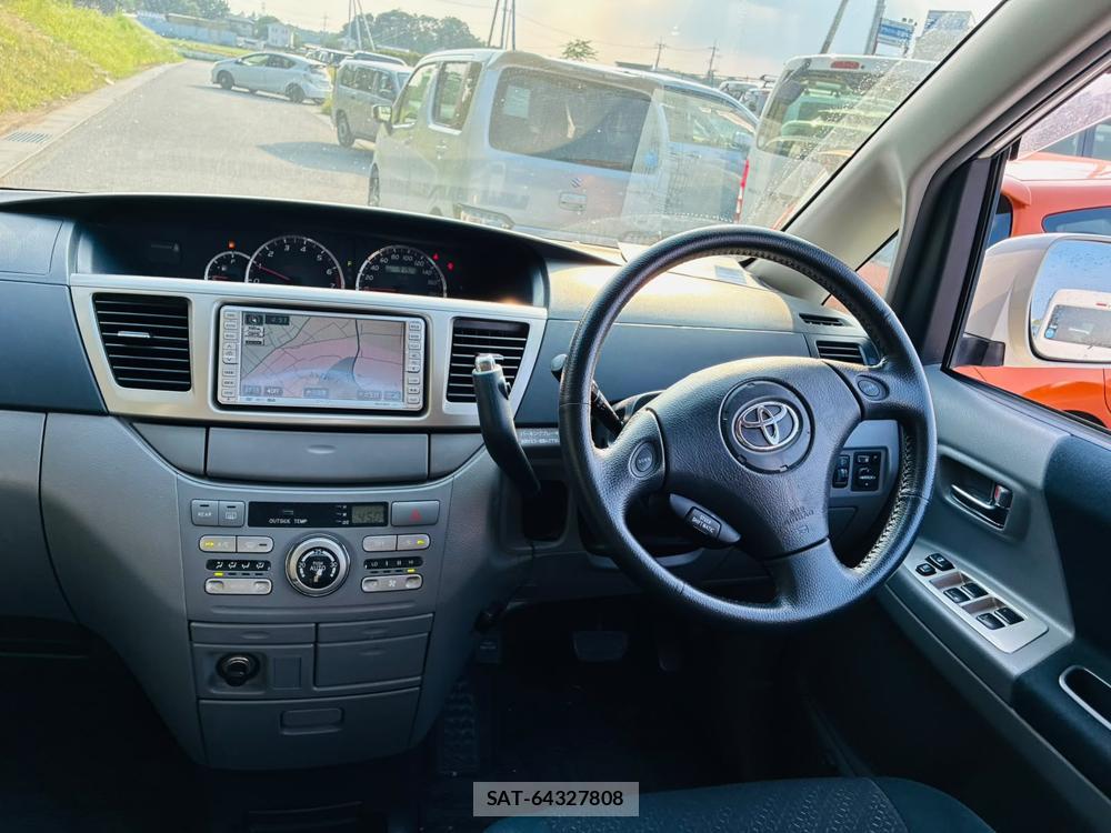 Toyota NOAH 2005-06 7878428-13