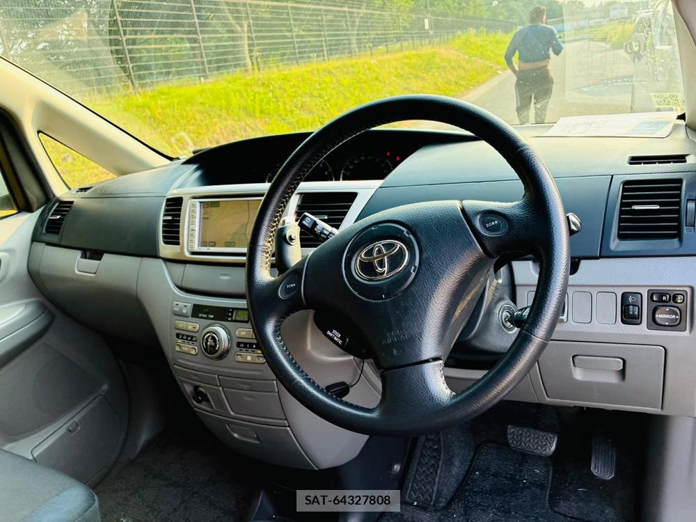 Toyota NOAH 2005-06 7878428-14