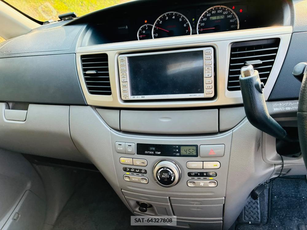 Toyota NOAH 2005-06 7878428-19
