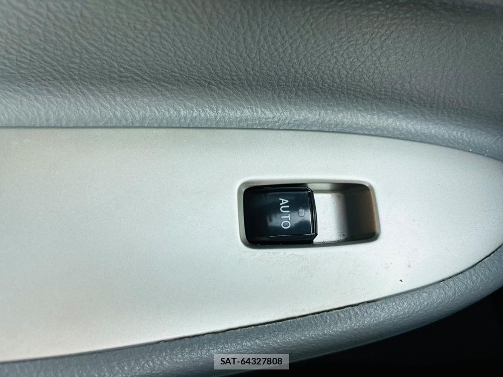 Toyota NOAH 2005-06 7878428-23