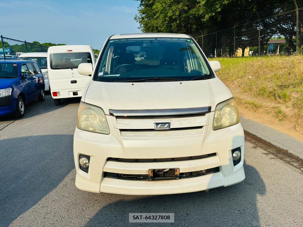 Toyota NOAH 2005-06 7878428-7