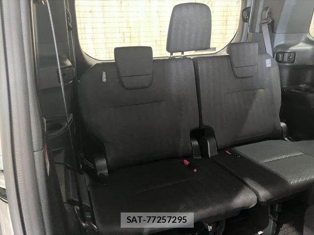 Toyota NOAH 2024-05 8131608-13