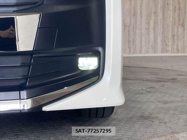 Toyota NOAH 2024-05 8131608-19