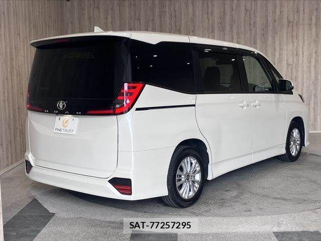 Toyota NOAH 2024-05 8131608-24