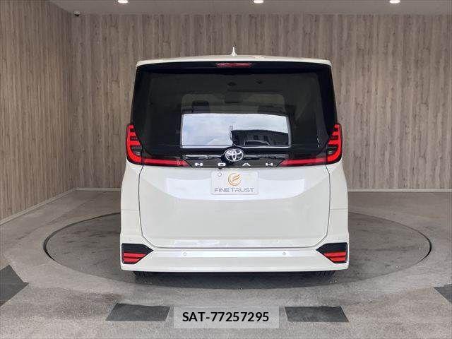 Toyota NOAH 2024-05 8131608-25