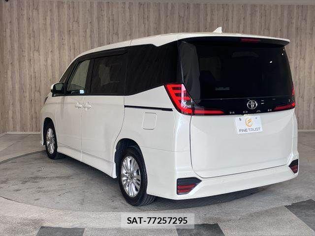 Toyota NOAH 2024-05 8131608-26