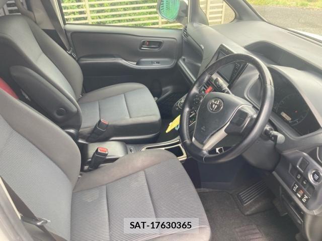 Toyota NOAH 2015-01 8131625-12