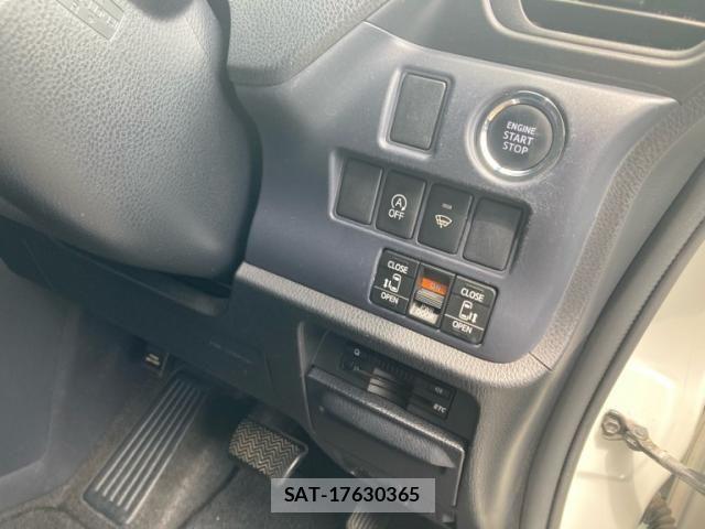 Toyota NOAH 2015-01 8131625-15