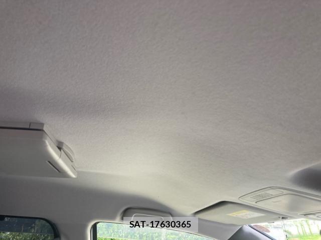 Toyota NOAH 2015-01 8131625-16