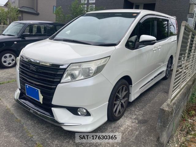 Toyota NOAH 2015-01 8131625-1