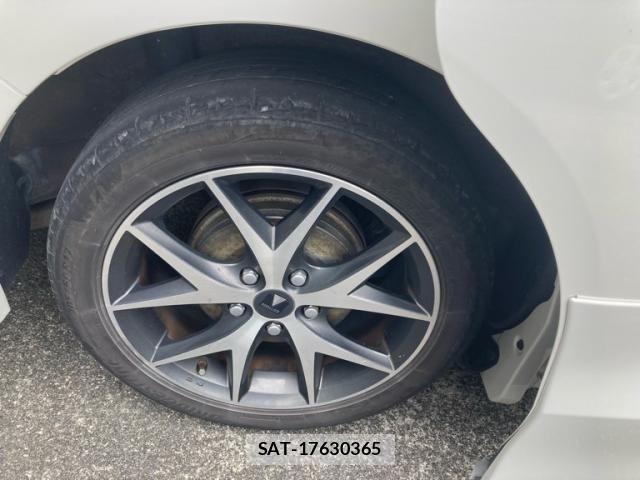 Toyota NOAH 2015-01 8131625-5