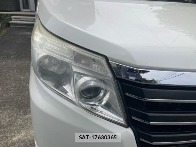 Toyota NOAH 2015-01 8131625-6