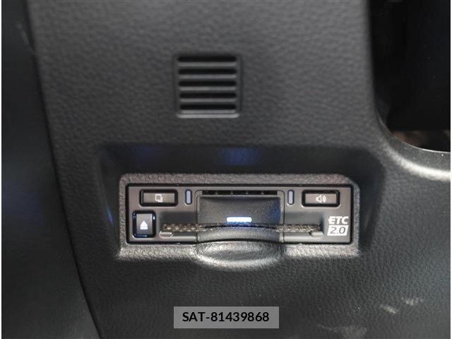 Toyota NOAH 2023-06 8131618-9