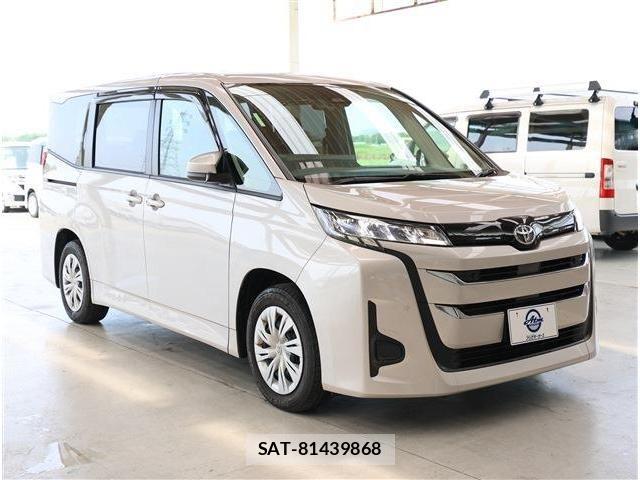 Toyota NOAH 2023-06 8131618-20