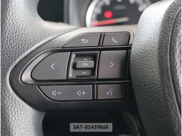 Toyota NOAH 2023-06 8131618-26