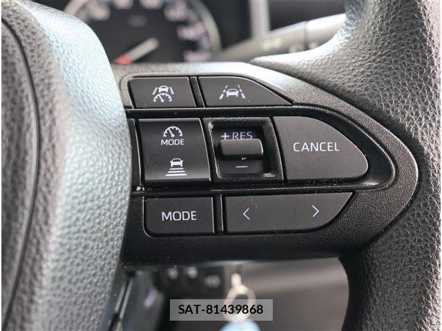 Toyota NOAH 2023-06 8131618-27