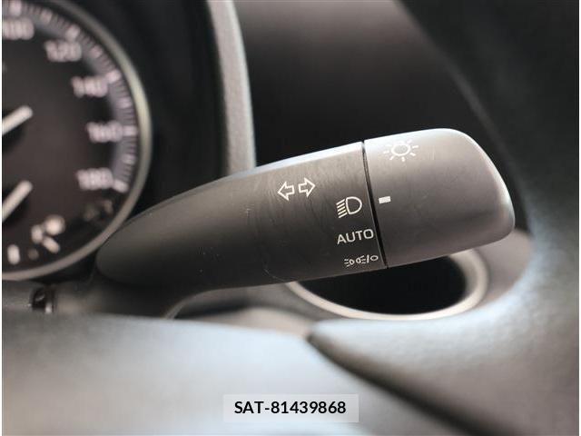 Toyota NOAH 2023-06 8131618-29