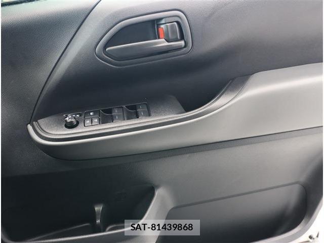 Toyota NOAH 2023-06 8131618-3