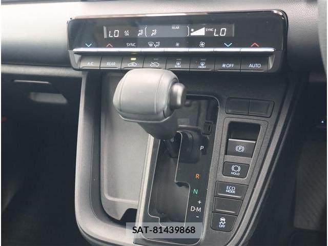 Toyota NOAH 2023-06 8131618-7