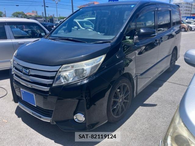 Toyota NOAH 2015-07 8131628-1