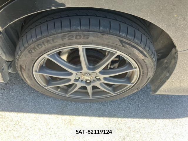 Toyota NOAH 2015-07 8131628-8