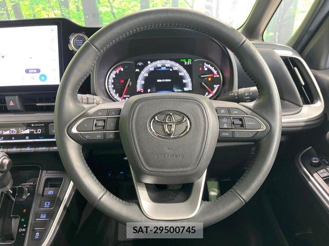 Toyota NOAH 2023-06 8131607-11
